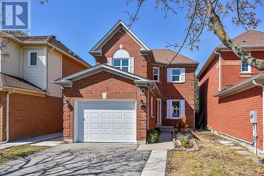 39 Blue Spruce Street, Brampton, Ontario  L6R 1C4 - Photo 2 - W12389753