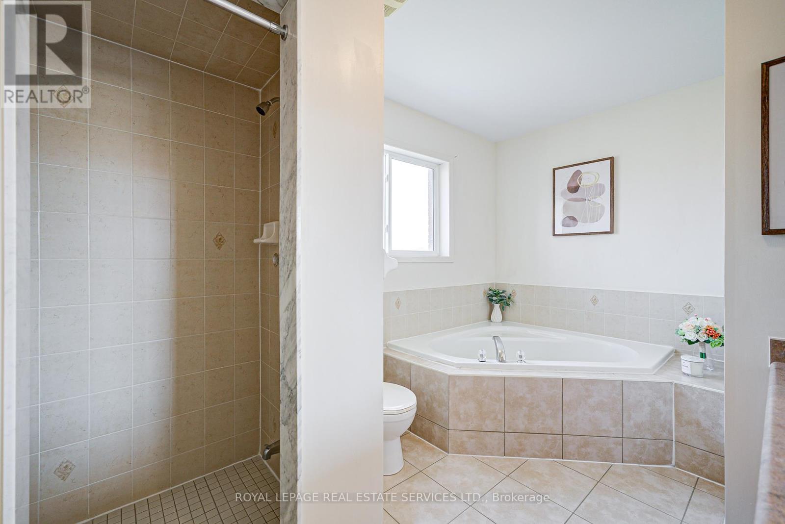 21 Duxford Street, Brampton (Credit Valley), Ontario  L6X 0S6 - Photo 18 - W12389766