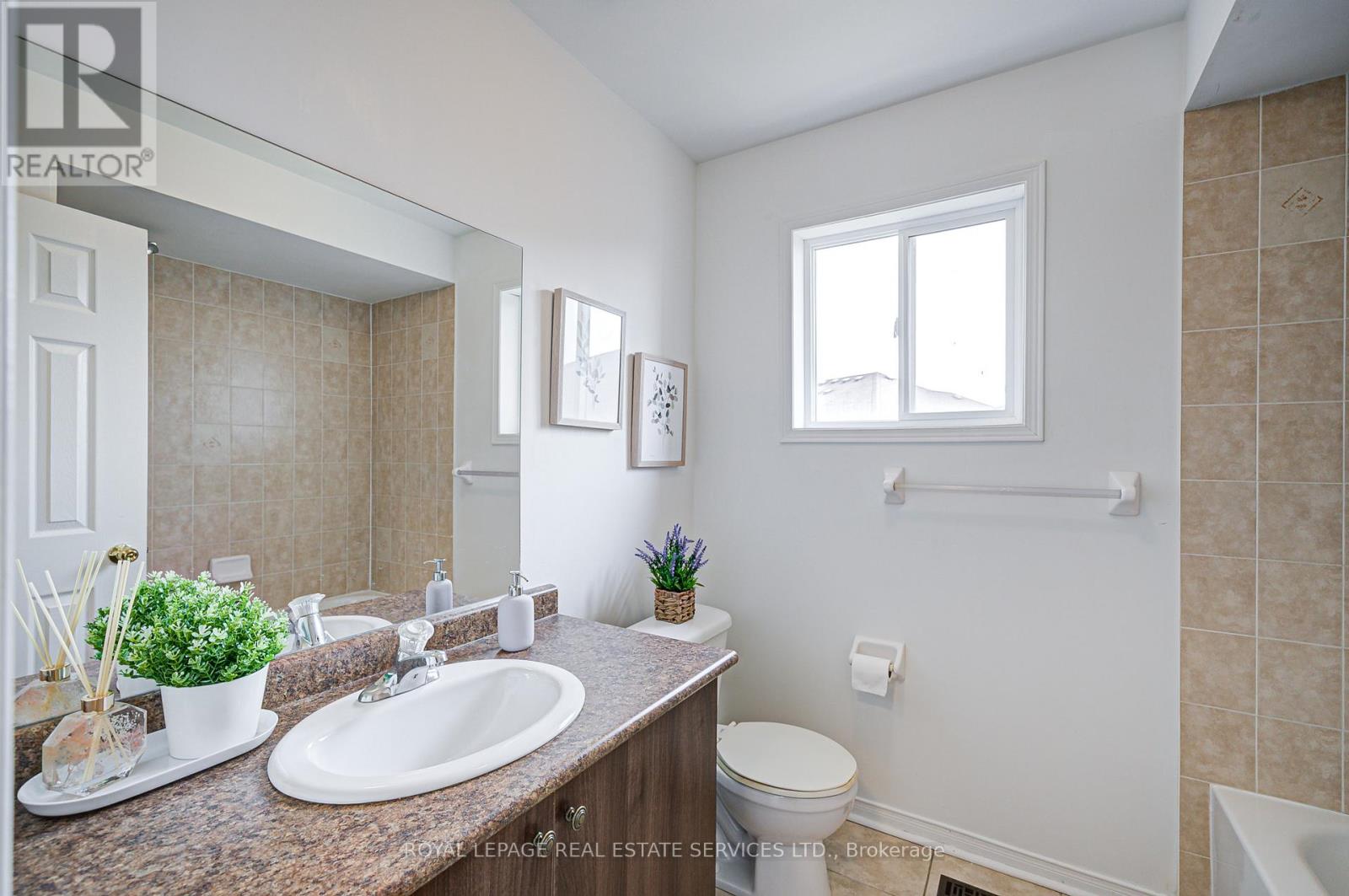 21 Duxford Street, Brampton (Credit Valley), Ontario  L6X 0S6 - Photo 25 - W12389766