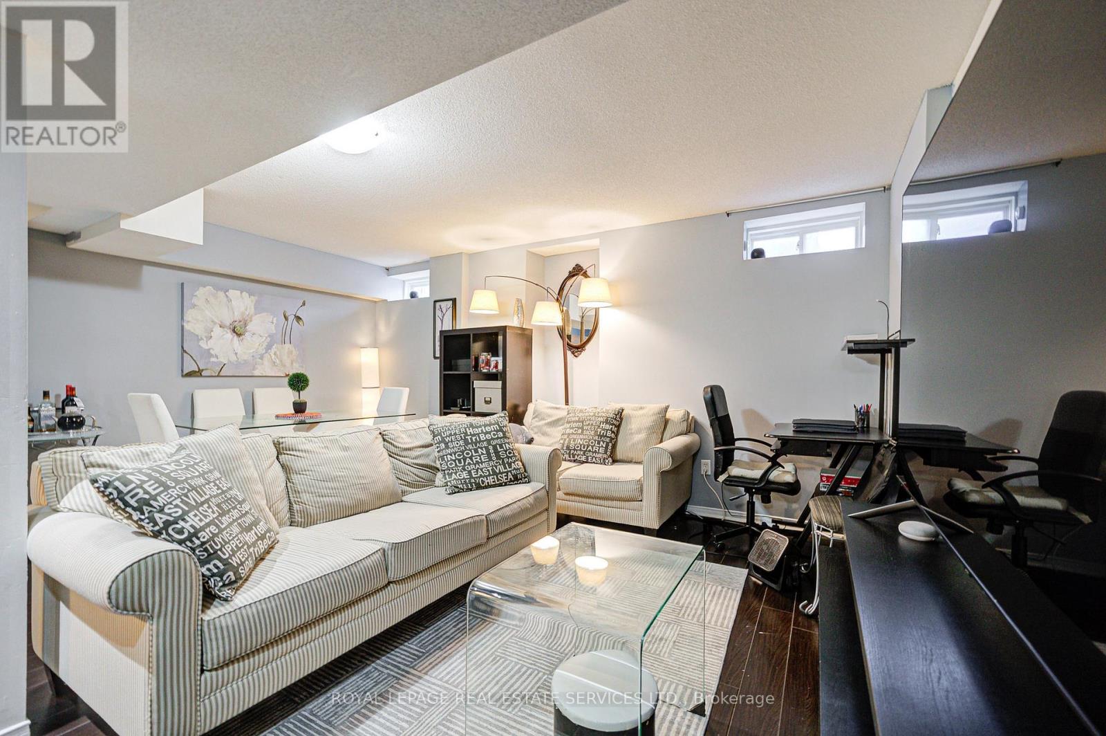 21 Duxford Street, Brampton (Credit Valley), Ontario  L6X 0S6 - Photo 28 - W12389766