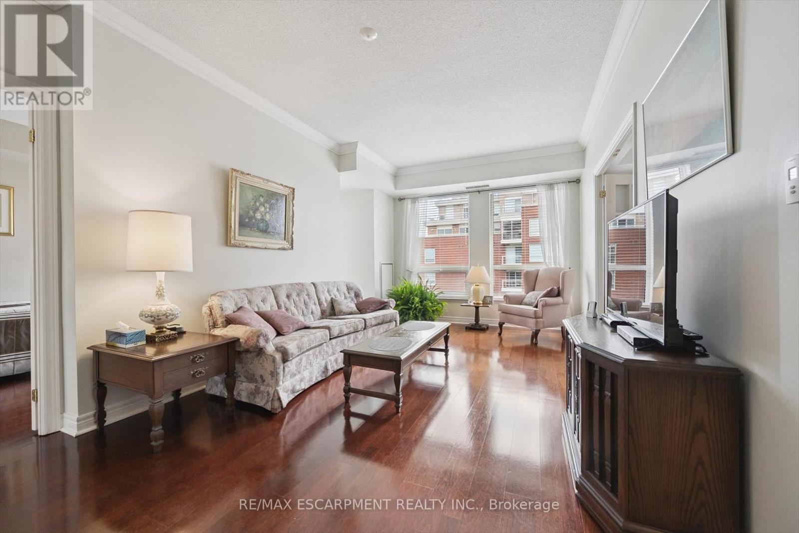 704 - 60 Old Mill Road, Oakville (Oo Old Oakville), Ontario  L6J 7V9 - Photo 11 - W12389794