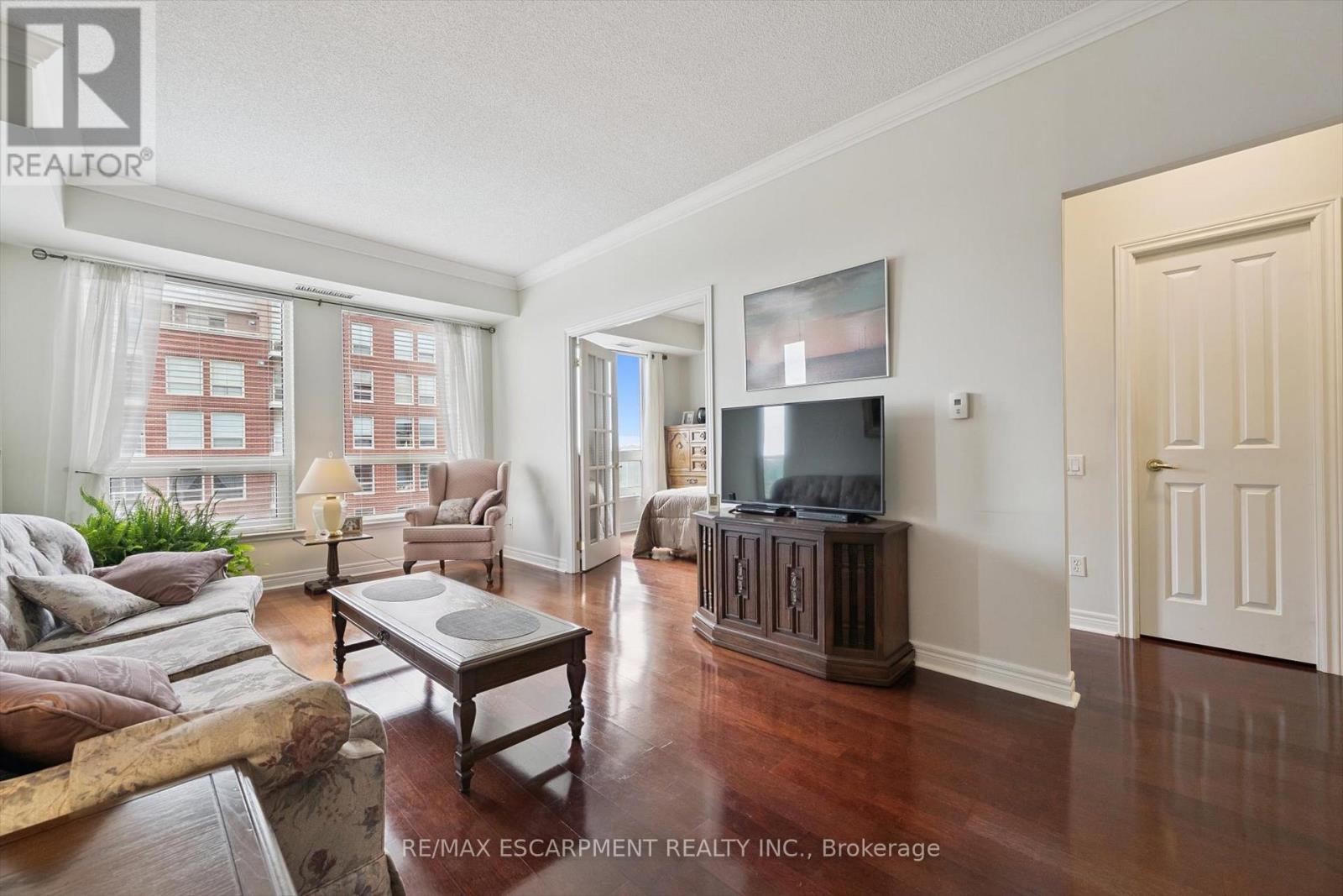 704 - 60 Old Mill Road, Oakville (Oo Old Oakville), Ontario  L6J 7V9 - Photo 12 - W12389794
