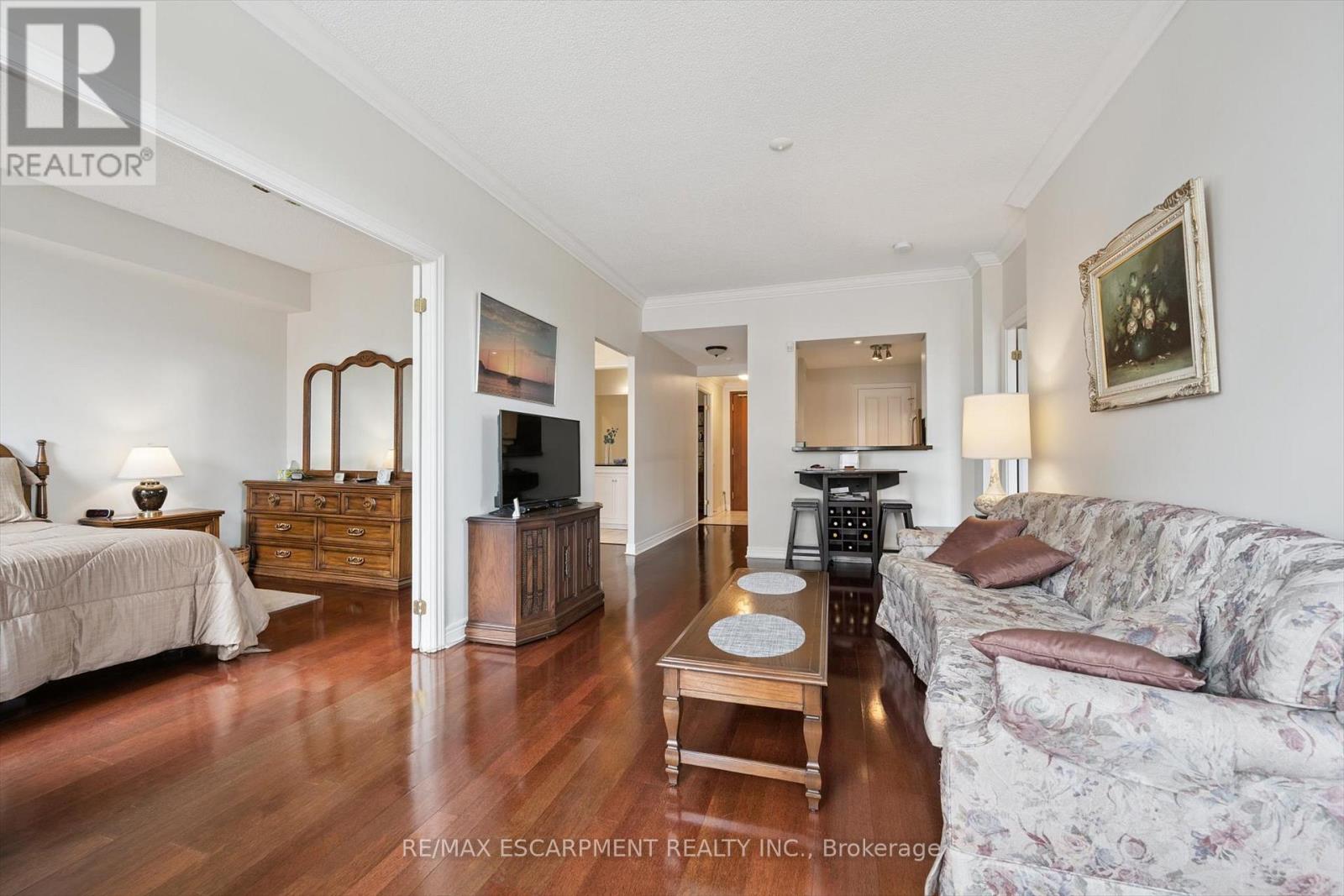 704 - 60 Old Mill Road, Oakville (Oo Old Oakville), Ontario  L6J 7V9 - Photo 14 - W12389794