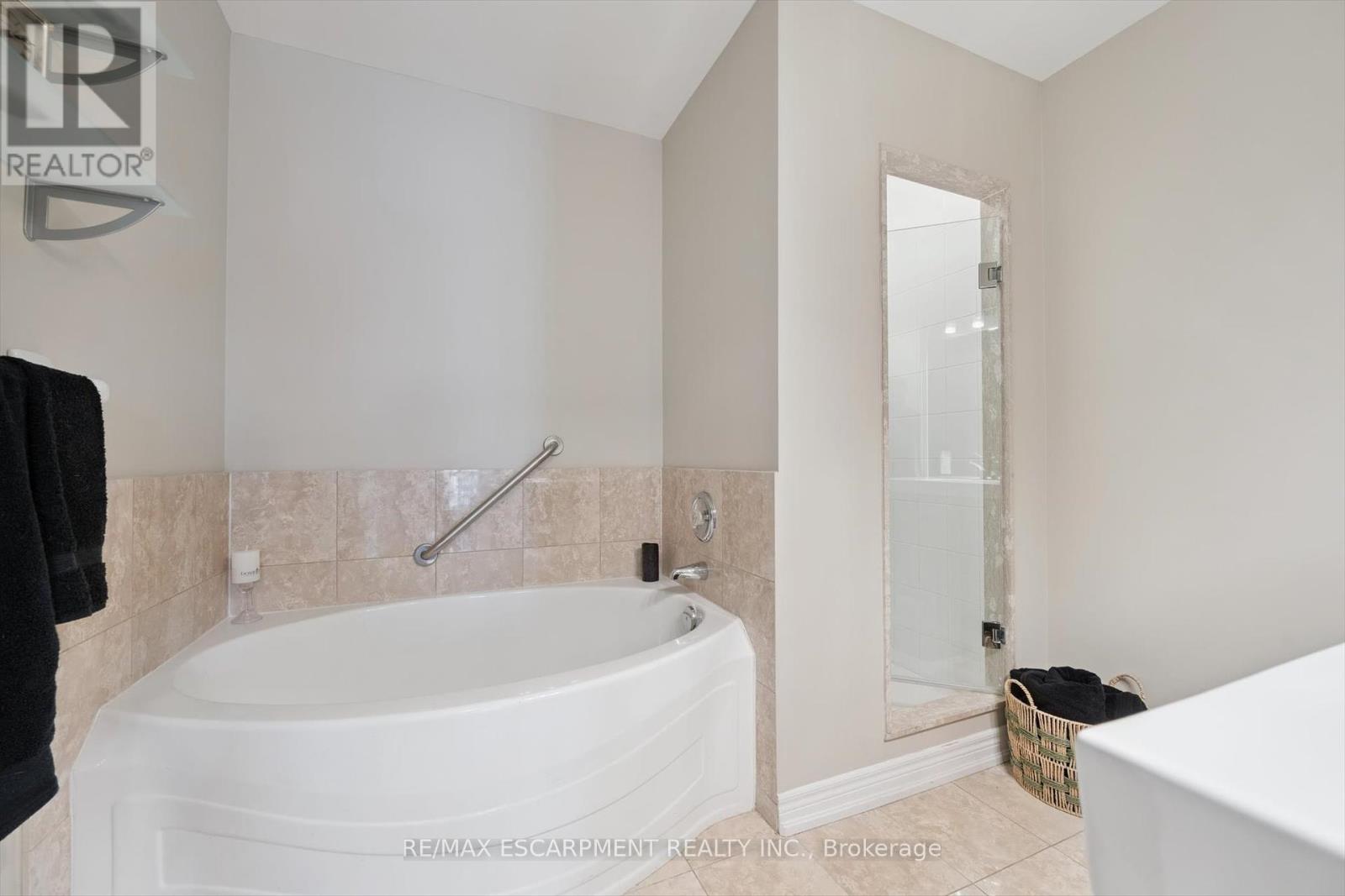 704 - 60 Old Mill Road, Oakville (Oo Old Oakville), Ontario  L6J 7V9 - Photo 19 - W12389794