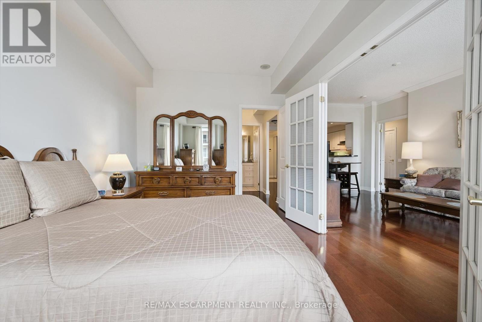 704 - 60 Old Mill Road, Oakville (Oo Old Oakville), Ontario  L6J 7V9 - Photo 22 - W12389794