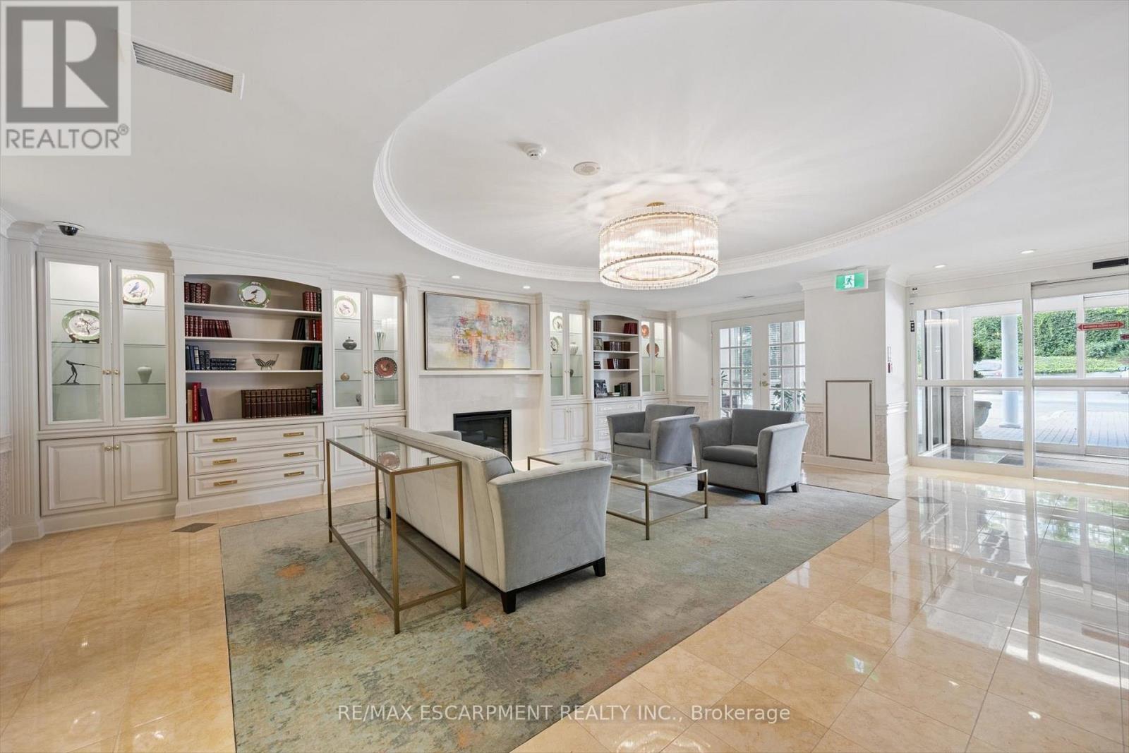 704 - 60 Old Mill Road, Oakville (Oo Old Oakville), Ontario  L6J 7V9 - Photo 4 - W12389794