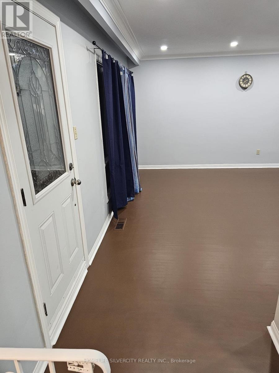27 Prouse Drive, Brampton, Ontario  L6V 3A3 - Photo 7 - W12389801