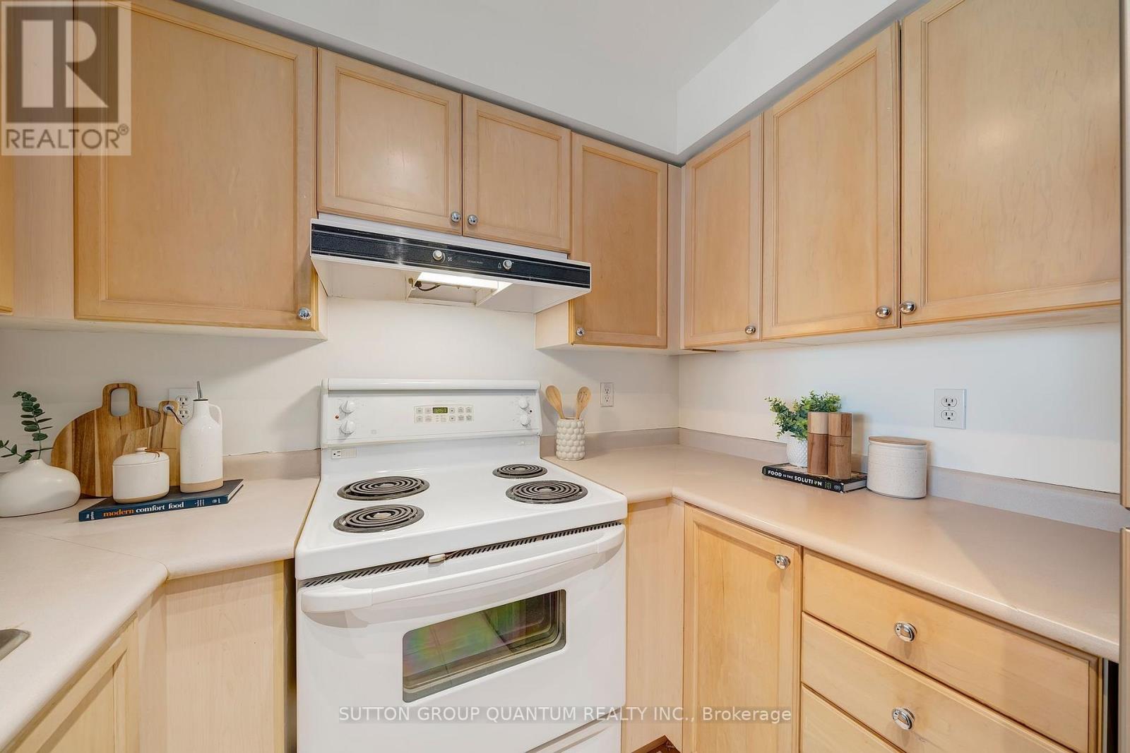 703 - 2585 Erin Centre Blvd. Boulevard, Mississauga (Central Erin Mills), Ontario  L5M 6Z7 - Photo 6 - W12389851