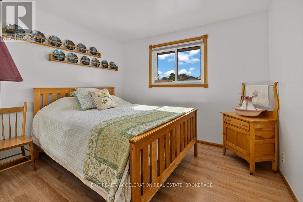 38 Thorncliffe Drive, Belleville, Ontario  K8P 4L4 - Photo 15 - X12389889