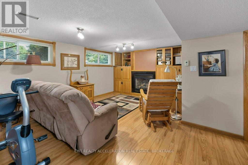 38 Thorncliffe Drive, Belleville, Ontario  K8P 4L4 - Photo 17 - X12389889
