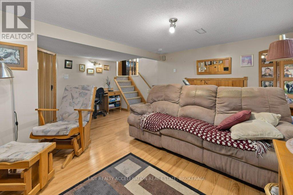 38 Thorncliffe Drive, Belleville, Ontario  K8P 4L4 - Photo 18 - X12389889