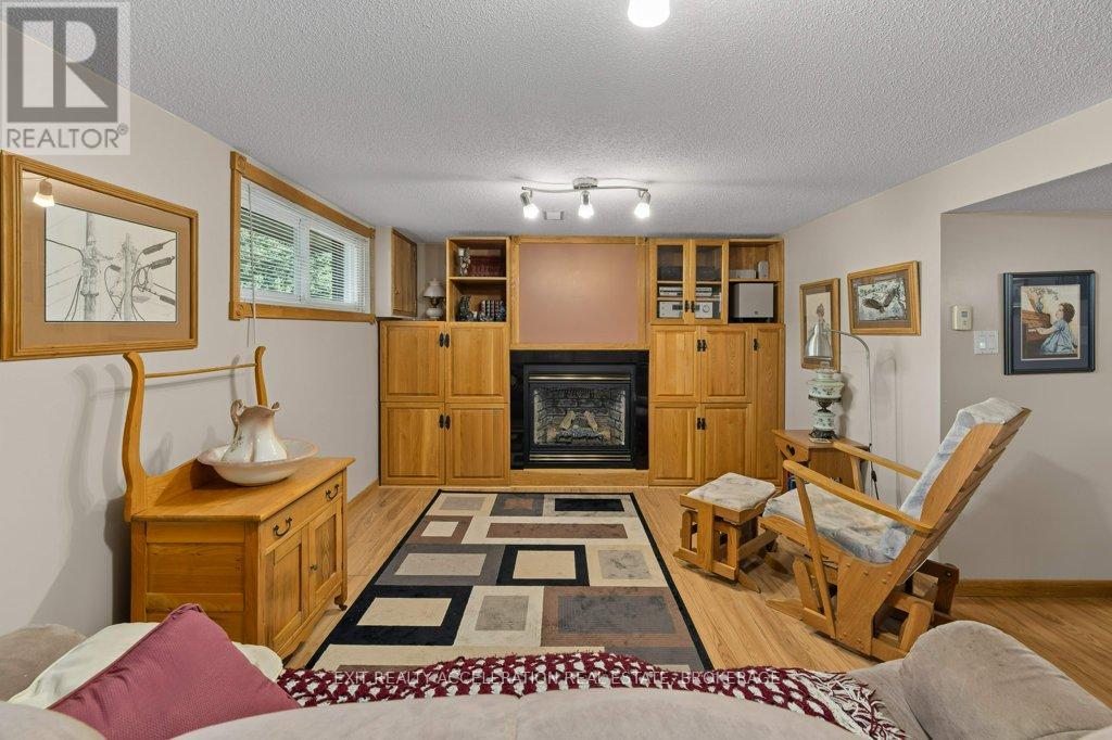 38 Thorncliffe Drive, Belleville, Ontario  K8P 4L4 - Photo 19 - X12389889