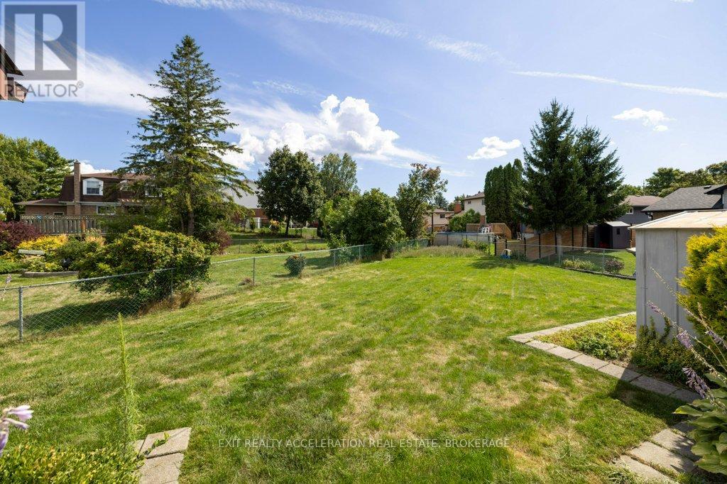 38 Thorncliffe Drive, Belleville, Ontario  K8P 4L4 - Photo 31 - X12389889
