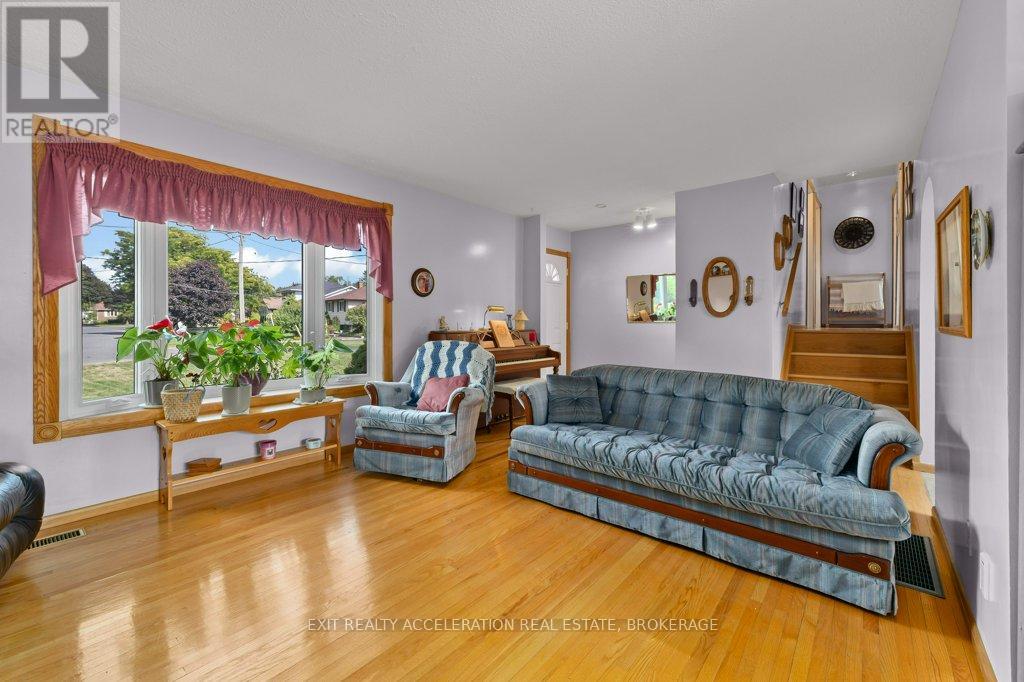 38 Thorncliffe Drive, Belleville, Ontario  K8P 4L4 - Photo 7 - X12389889