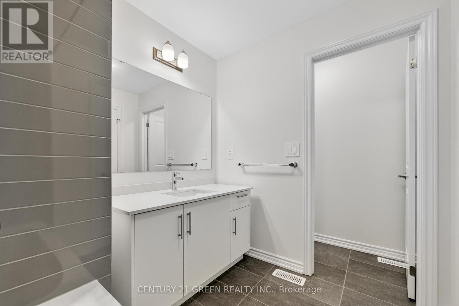 1442 Savoline Boulevard, Milton (Walker), Ontario  L9E 2E9 - Photo 37 - W12389706
