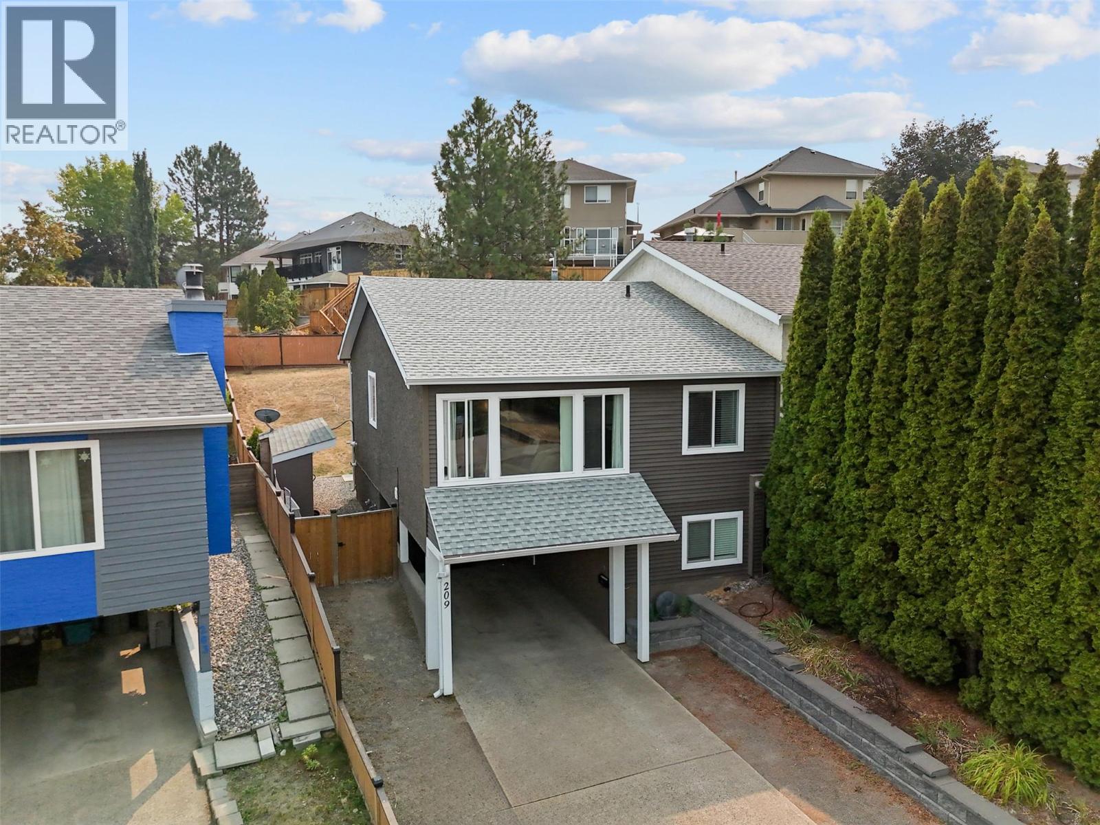 209 HOLLYBURN Drive, Kamloops, British Columbia