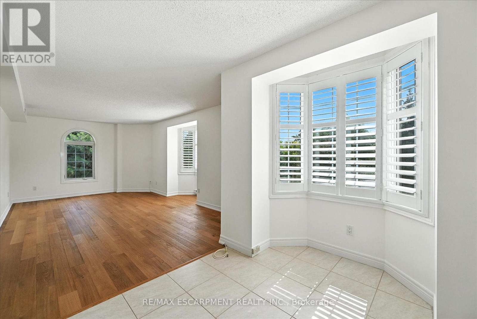 204 - 990 Golf Links Road, Hamilton, Ontario  L9K 1J8 - Photo 18 - X12389784