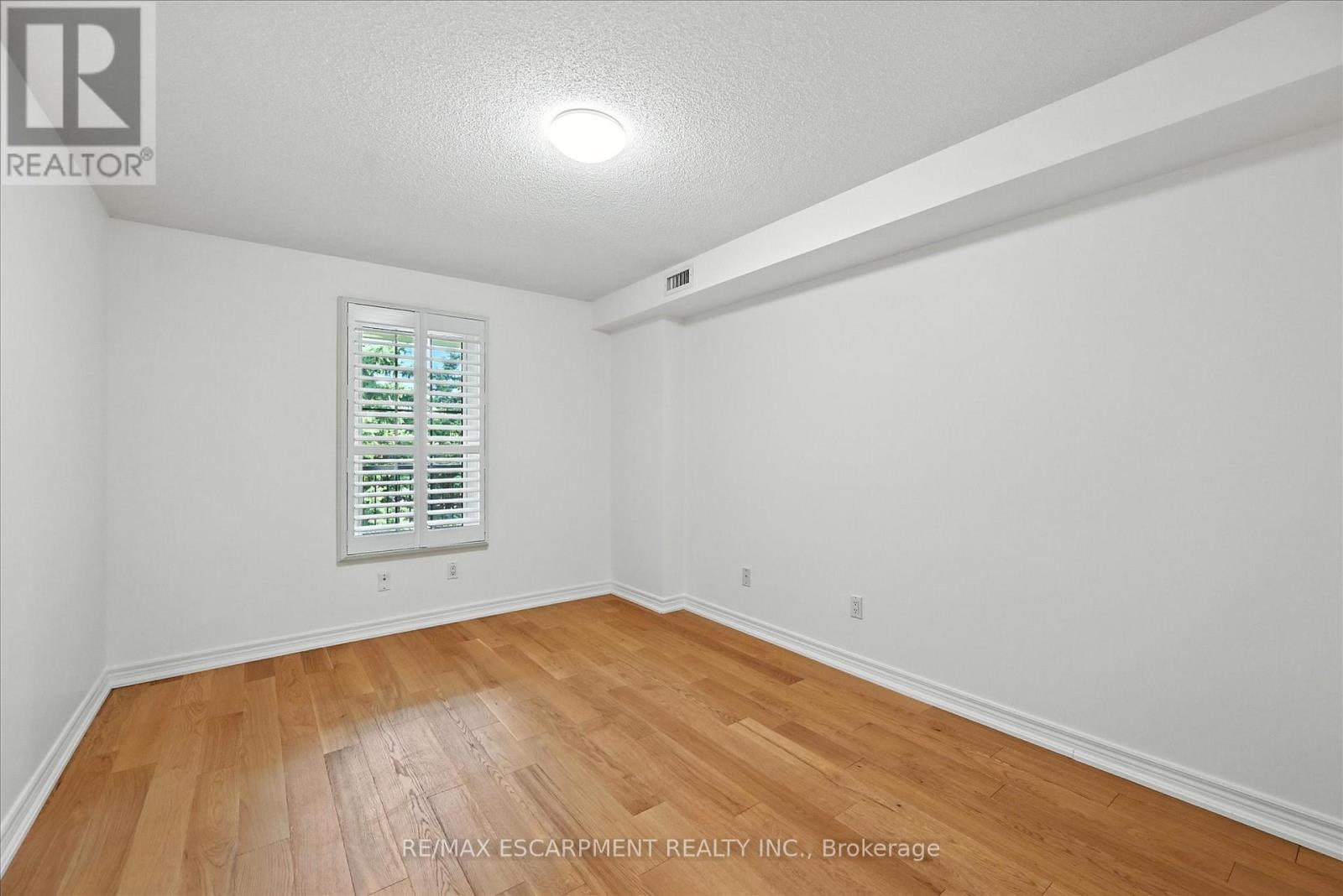 204 - 990 Golf Links Road, Hamilton, Ontario  L9K 1J8 - Photo 36 - X12389784