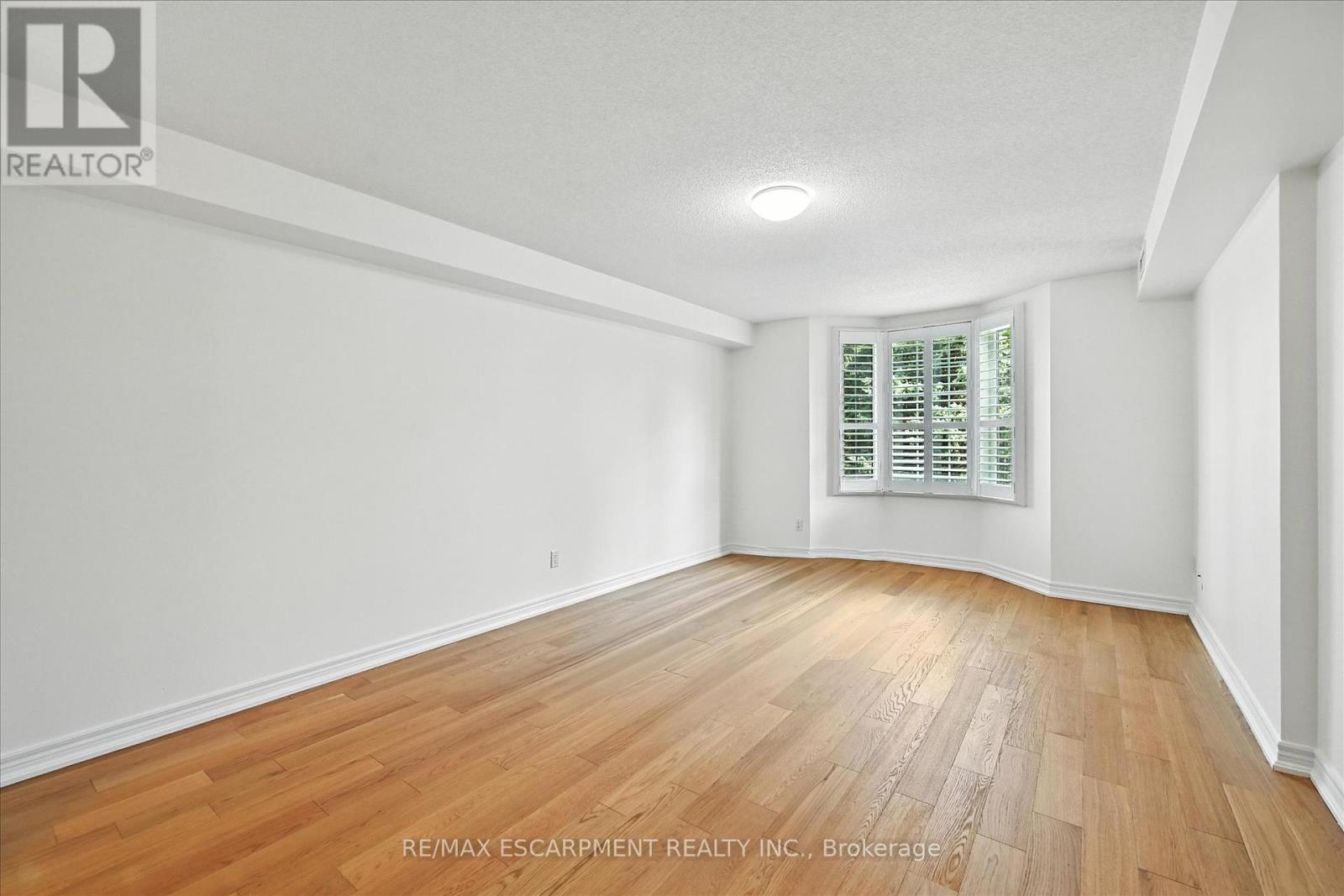 204 - 990 Golf Links Road, Hamilton, Ontario  L9K 1J8 - Photo 40 - X12389784