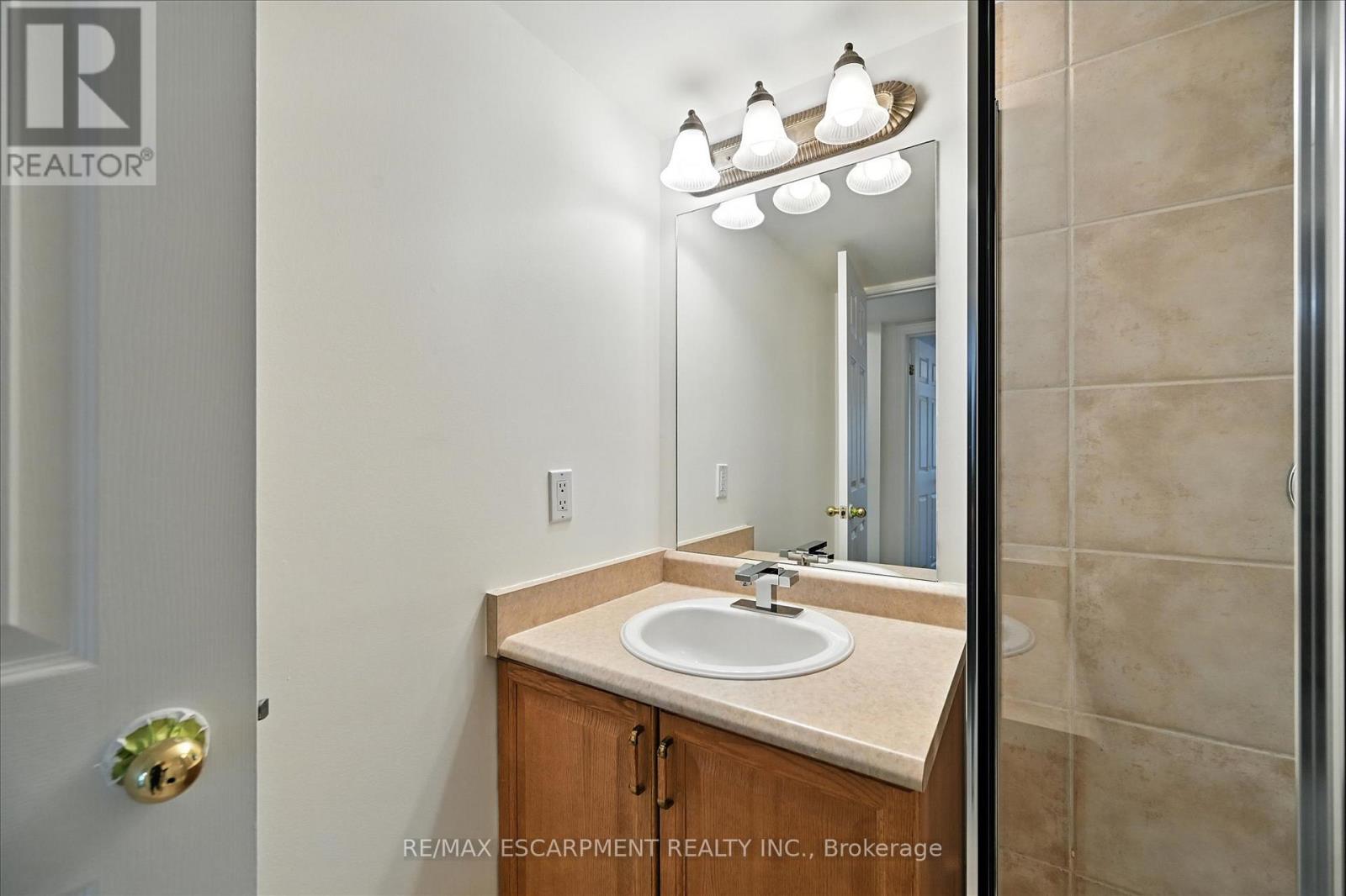 204 - 990 Golf Links Road, Hamilton, Ontario  L9K 1J8 - Photo 45 - X12389784