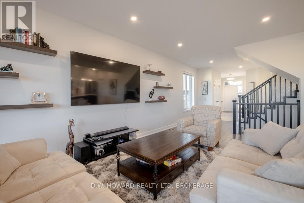 3919 Mitchell Crescent, Fort Erie, Ontario  L0S 1S0 - Photo 12 - X12389870