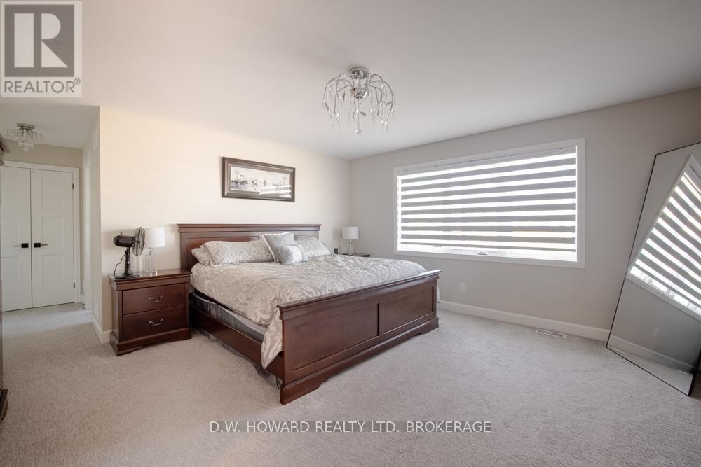 3919 Mitchell Crescent, Fort Erie, Ontario  L0S 1S0 - Photo 16 - X12389870
