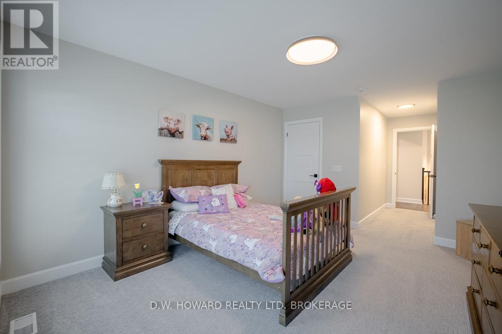 3919 Mitchell Crescent, Fort Erie, Ontario  L0S 1S0 - Photo 24 - X12389870