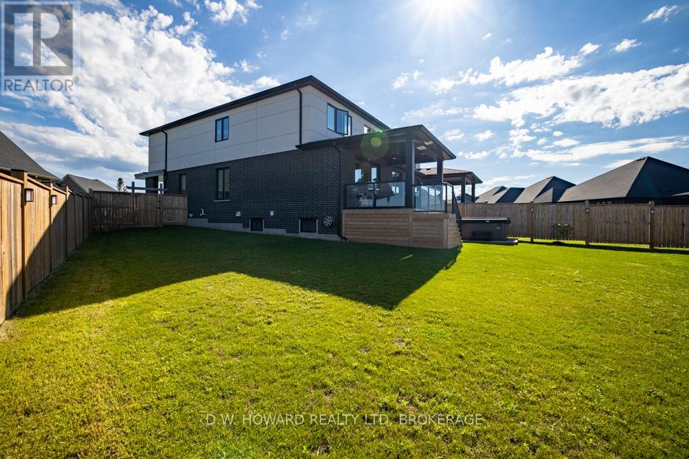 3919 Mitchell Crescent, Fort Erie, Ontario  L0S 1S0 - Photo 31 - X12389870
