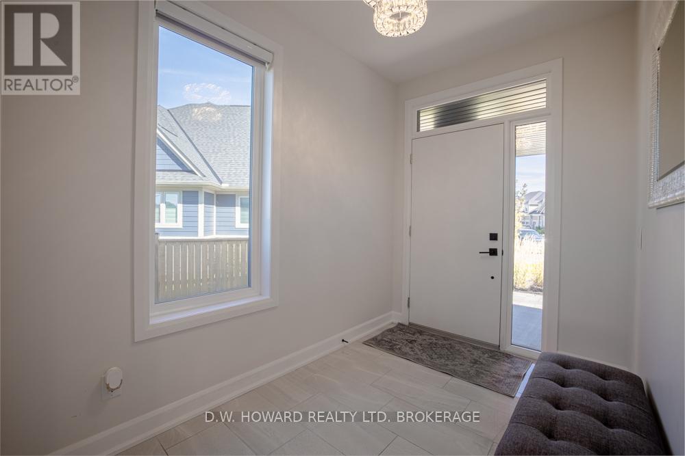 3919 Mitchell Crescent, Fort Erie, Ontario  L0S 1S0 - Photo 4 - X12389870