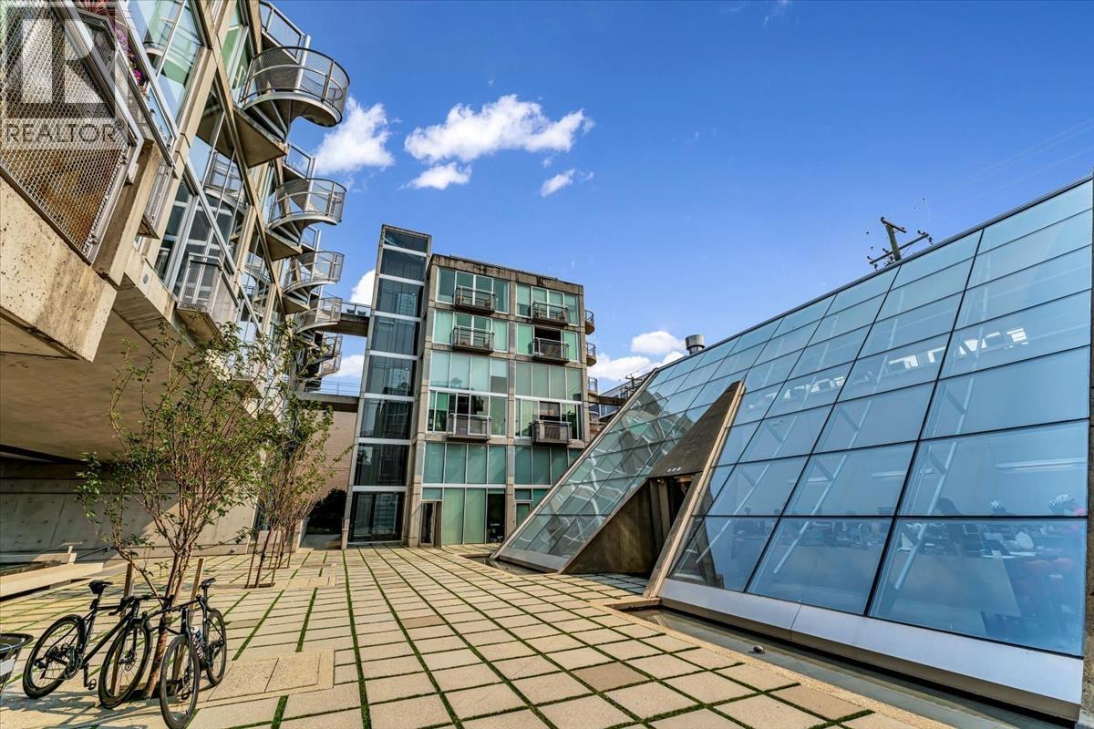 516 1540 W 2ND AVENUE, Vancouver, British Columbia