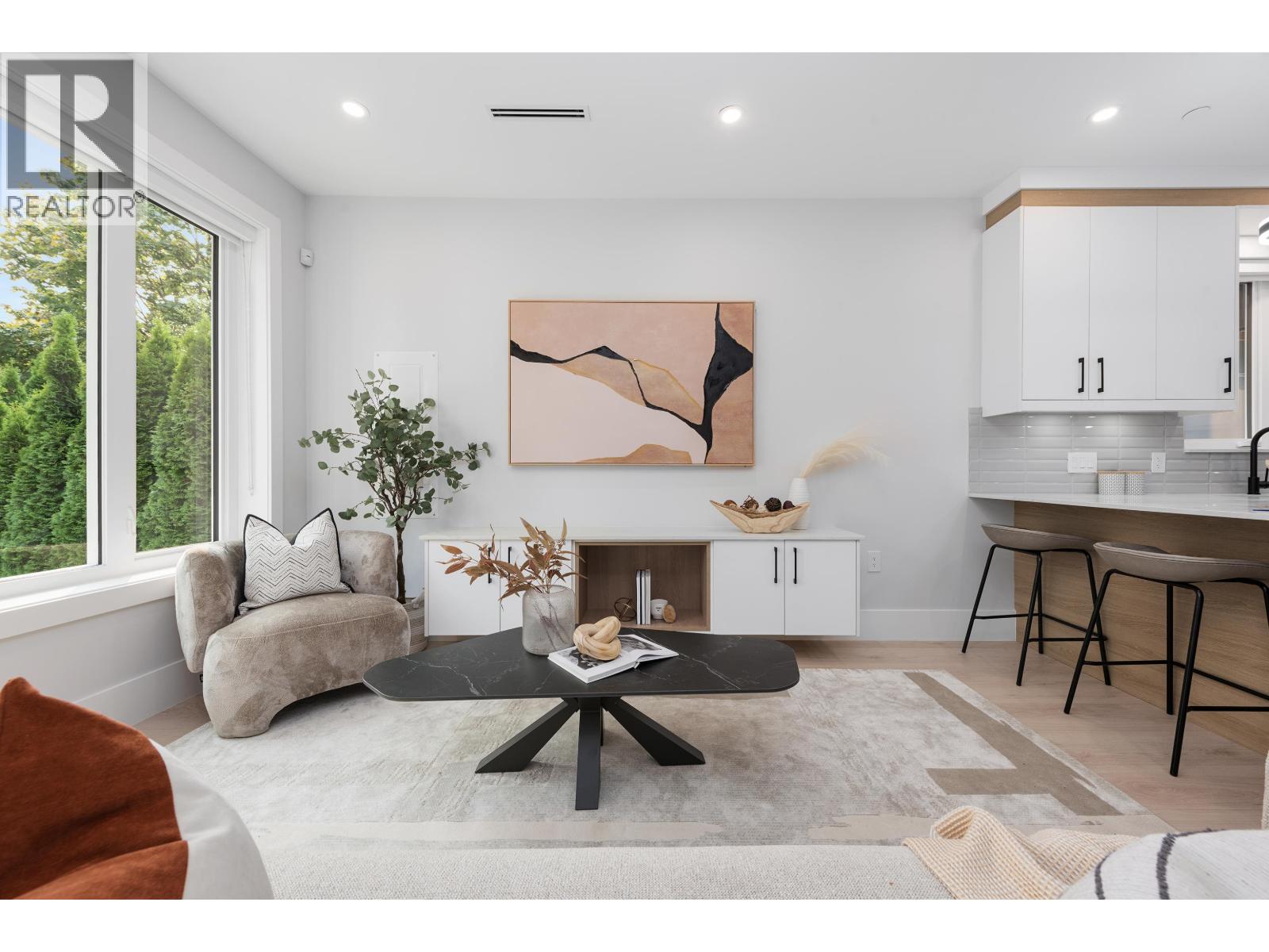 Property at 1 2741 MCGILL STREET image 3