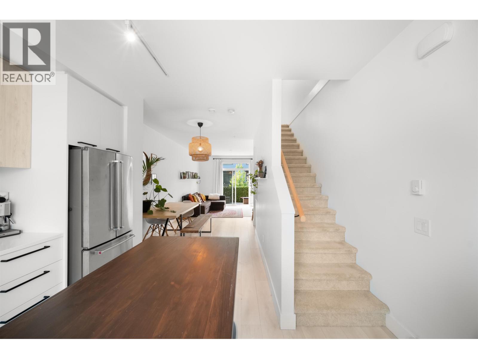 1385 Marinaside Place, Squamish, British Columbia  V8B 1A8 - Photo 12 - R3045014