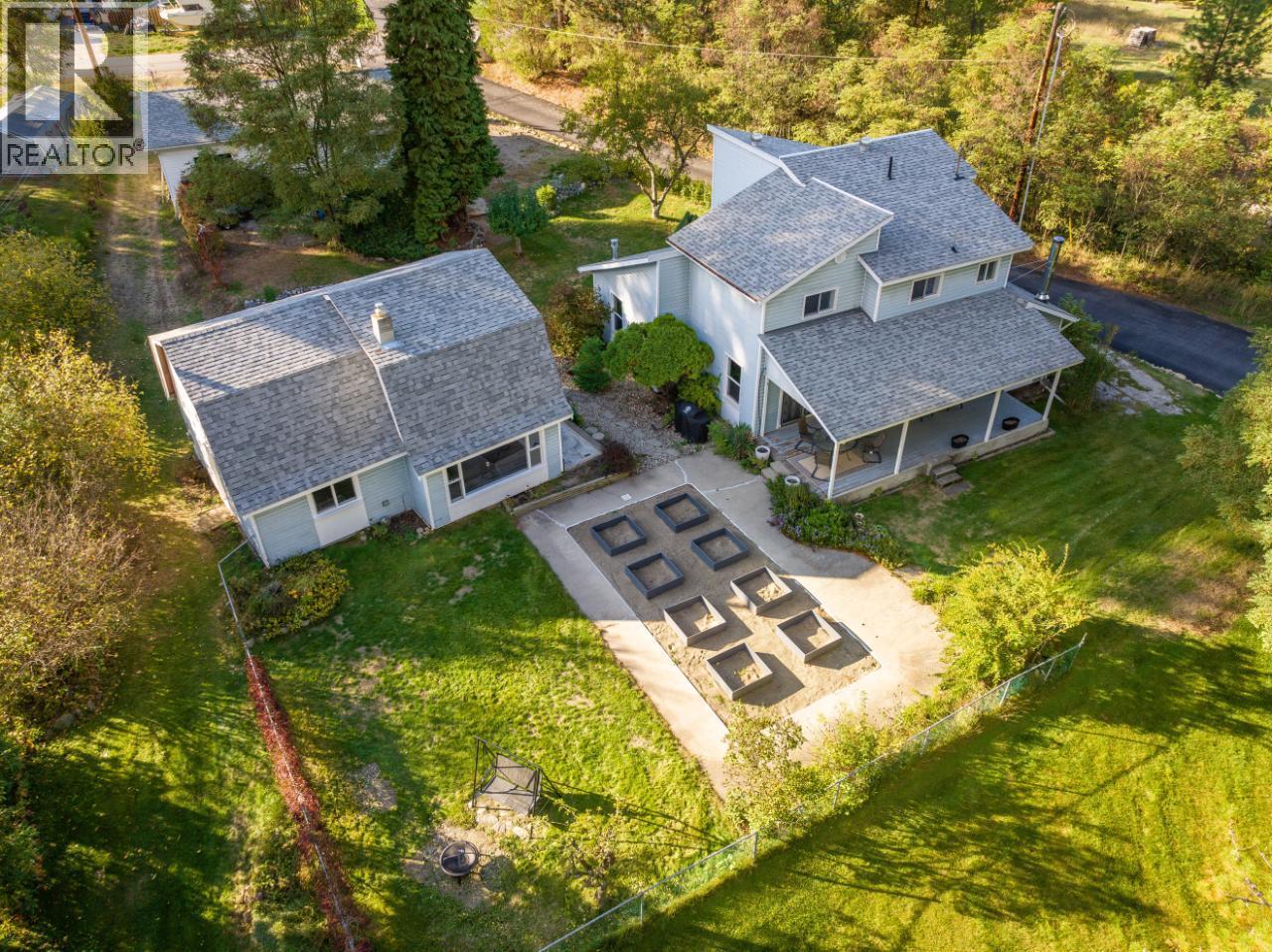 814 16th Avenue, Genelle, British Columbia  V0G 1G0 - Photo 1 - 10362122