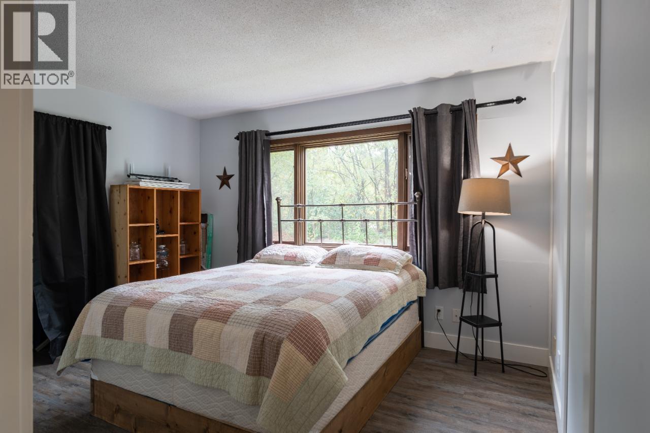 814 16th Avenue, Genelle, British Columbia  V0G 1G0 - Photo 31 - 10362122