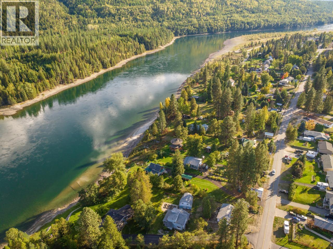 814 16th Avenue, Genelle, British Columbia  V0G 1G0 - Photo 5 - 10362122