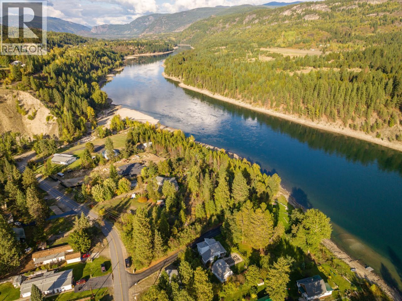 814 16th Avenue, Genelle, British Columbia  V0G 1G0 - Photo 6 - 10362122