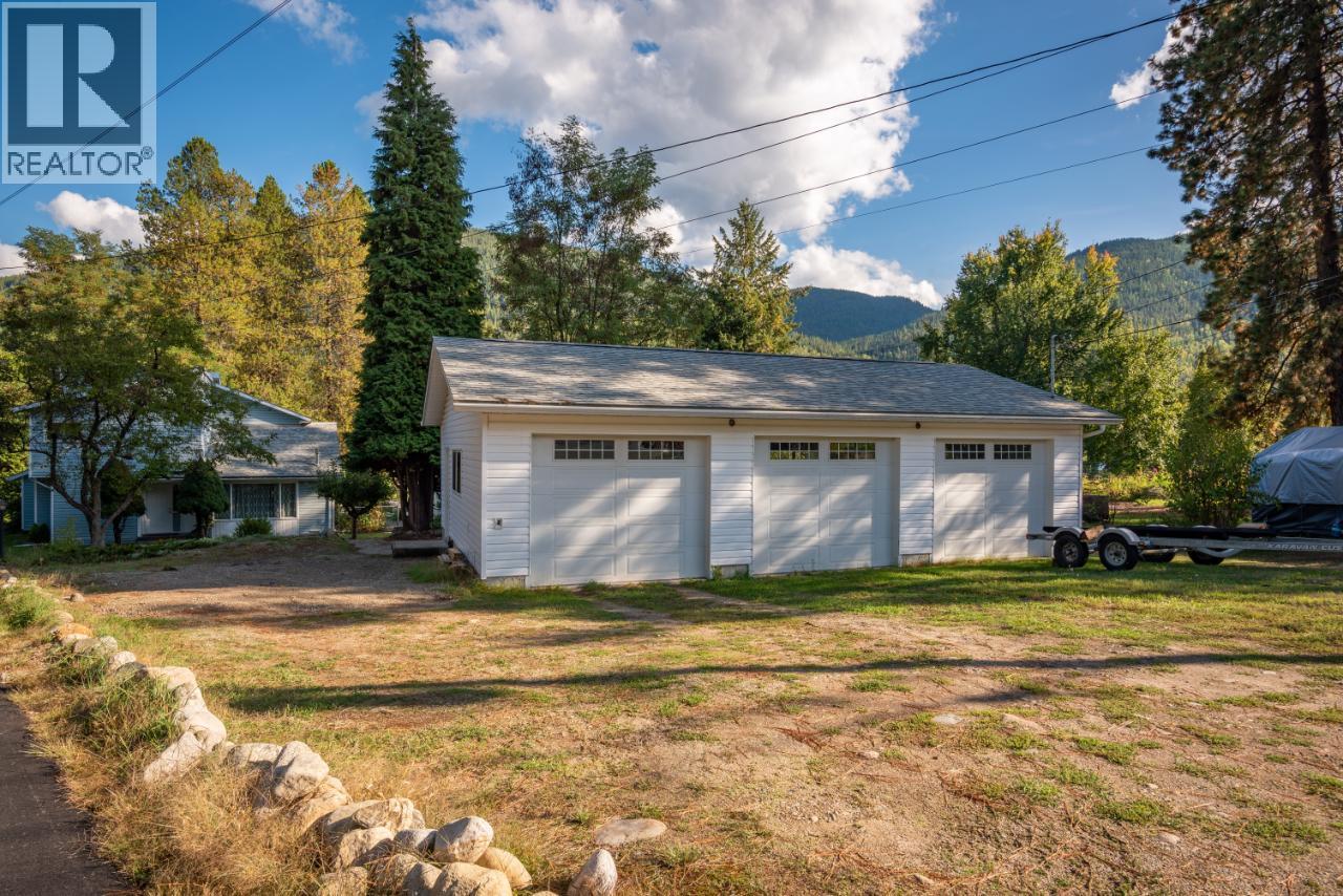 814 16th Avenue, Genelle, British Columbia  V0G 1G0 - Photo 67 - 10362122