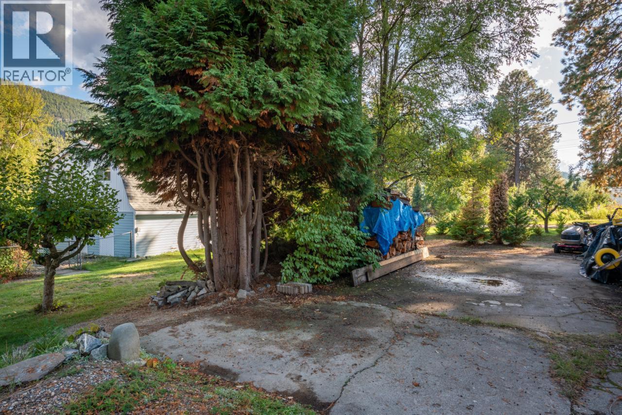 814 16th Avenue, Genelle, British Columbia  V0G 1G0 - Photo 71 - 10362122