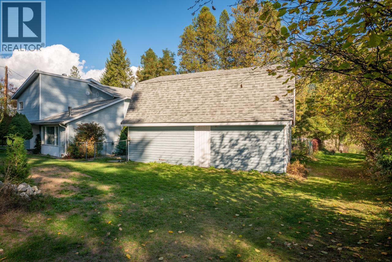 814 16th Avenue, Genelle, British Columbia  V0G 1G0 - Photo 78 - 10362122