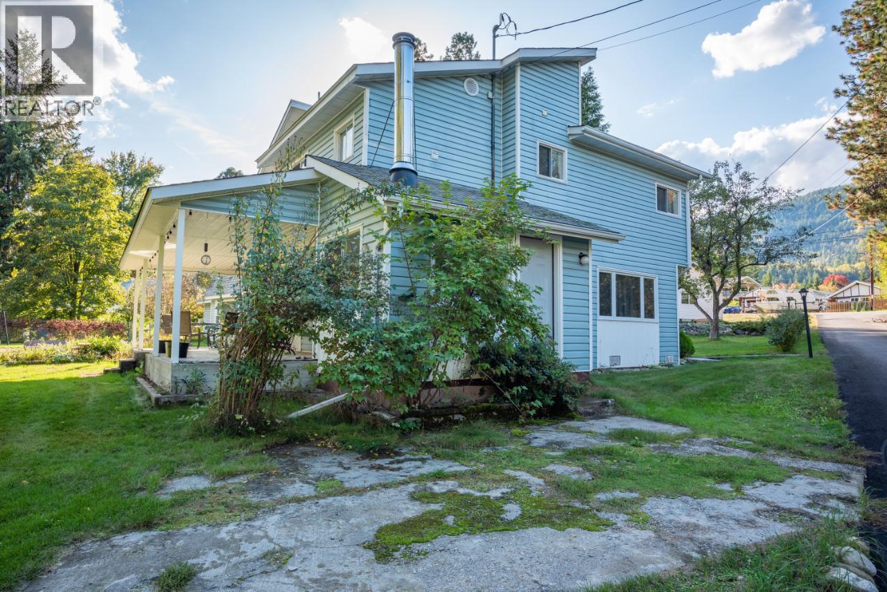 814 16th Avenue, Genelle, British Columbia  V0G 1G0 - Photo 82 - 10362122