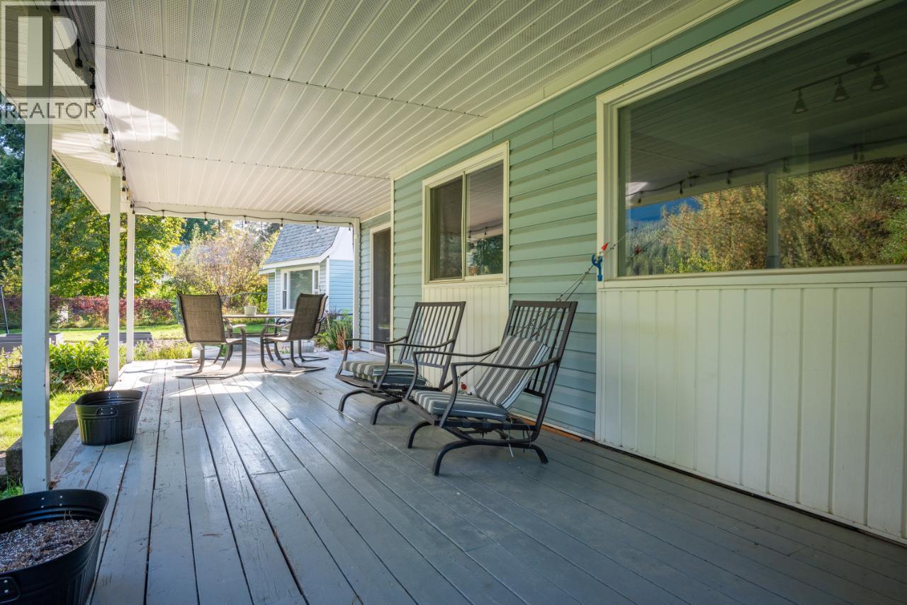814 16th Avenue, Genelle, British Columbia  V0G 1G0 - Photo 84 - 10362122