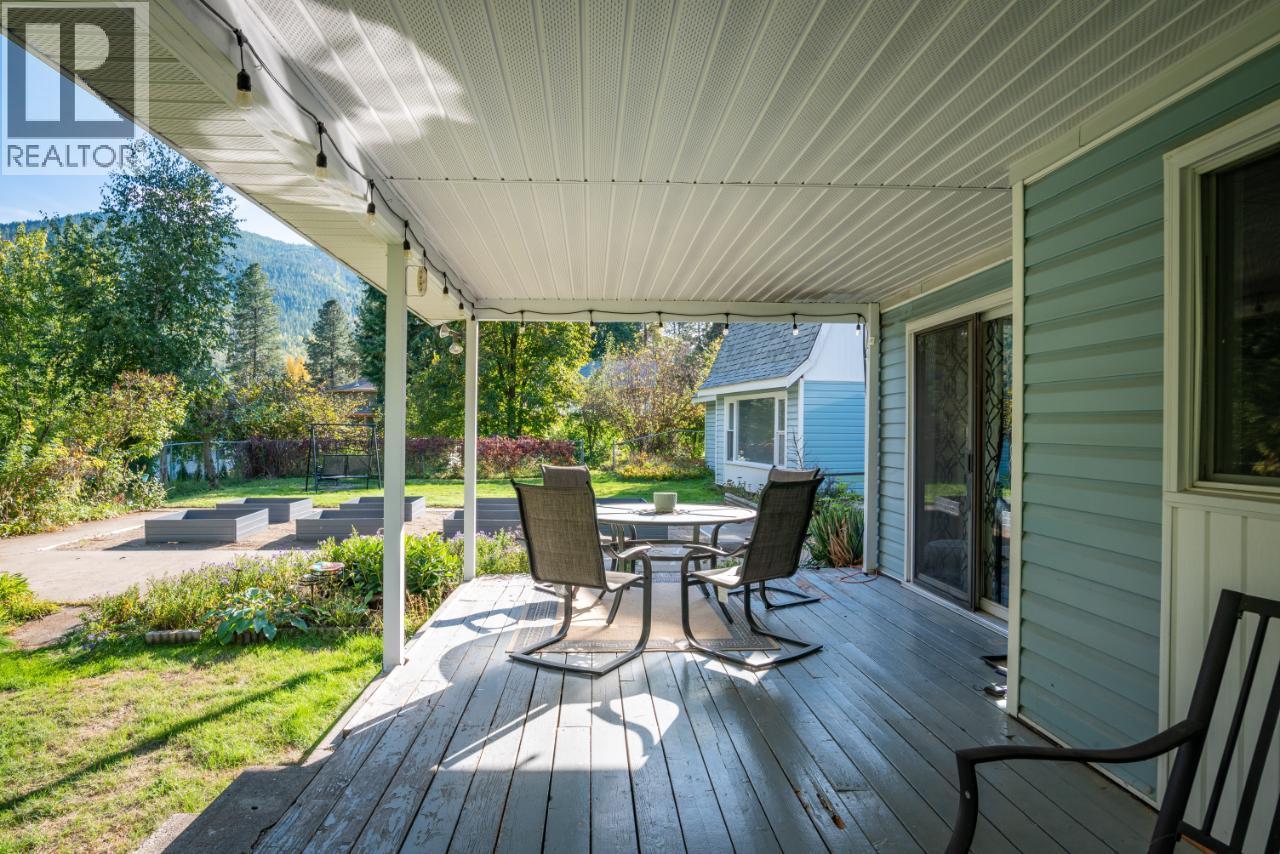 814 16th Avenue, Genelle, British Columbia  V0G 1G0 - Photo 86 - 10362122