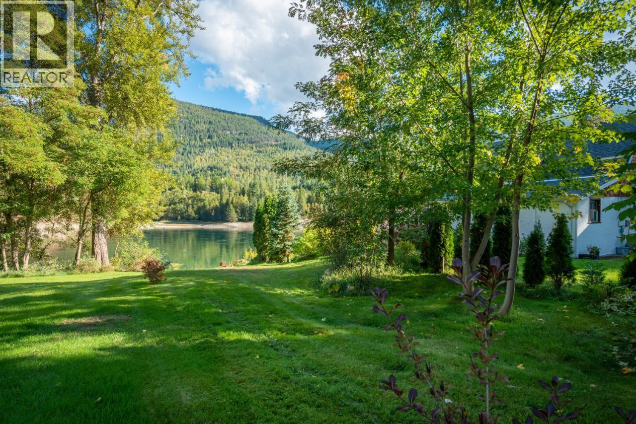 814 16th Avenue, Genelle, British Columbia  V0G 1G0 - Photo 94 - 10362122