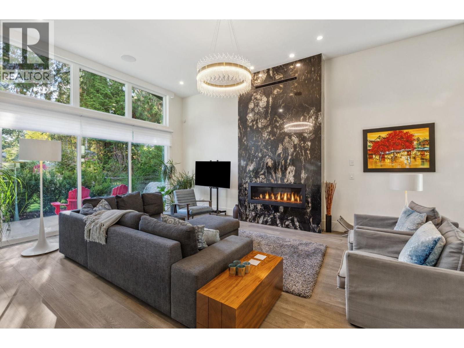 Property at 686 E OSBORNE ROAD image 3