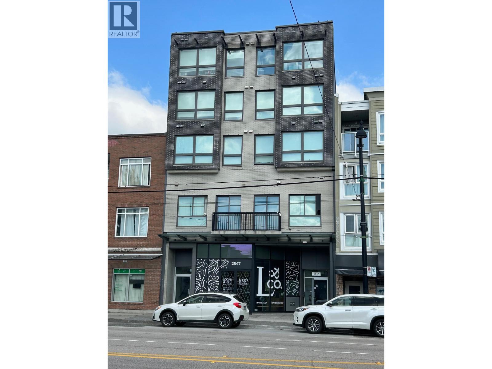 2551 KINGSWAY, Vancouver, British Columbia
