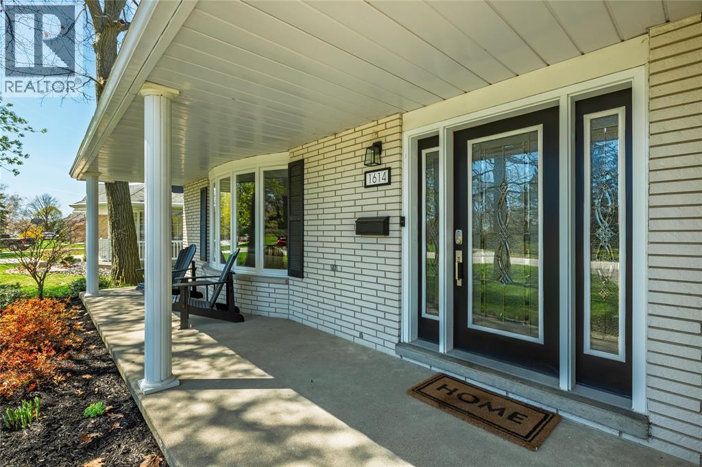1614 Blackwell Road, Sarnia, Ontario  N7X 1A4 - Photo 3 - 25022772