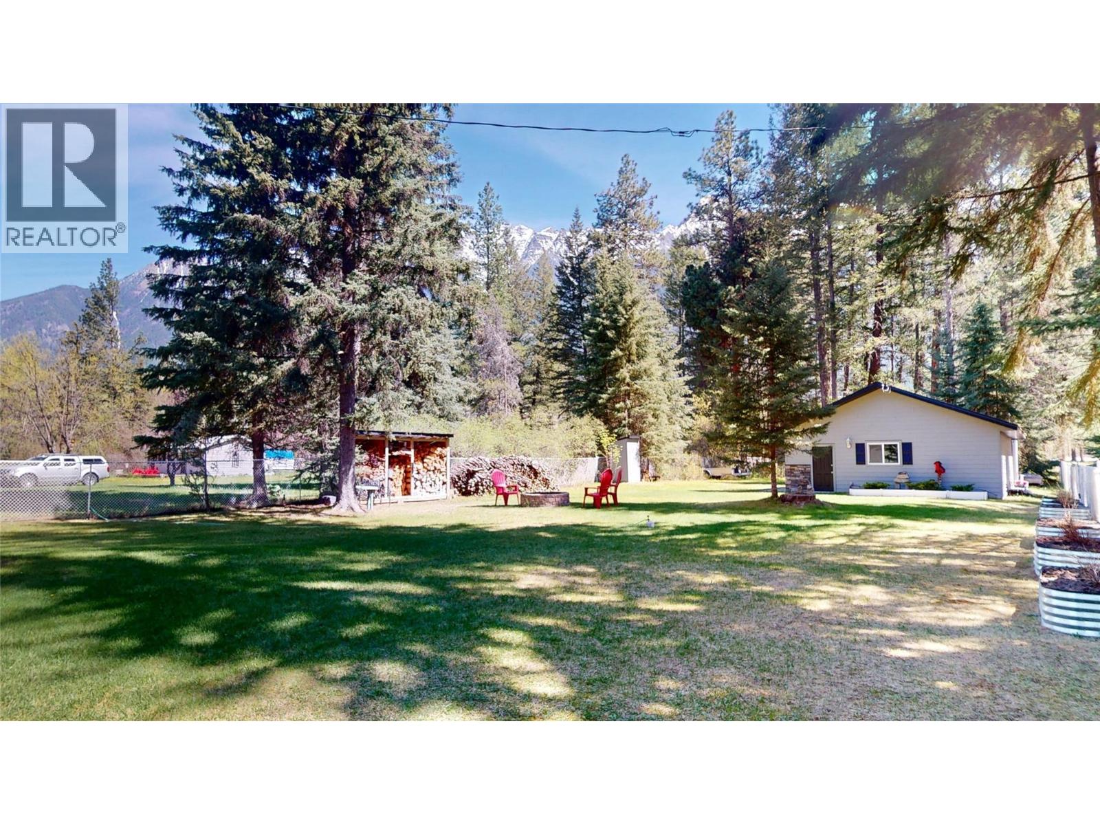 2401 Garbutts Lake Road, Fort Steele, British Columbia  V0B 2J0 - Photo 14 - 10346679