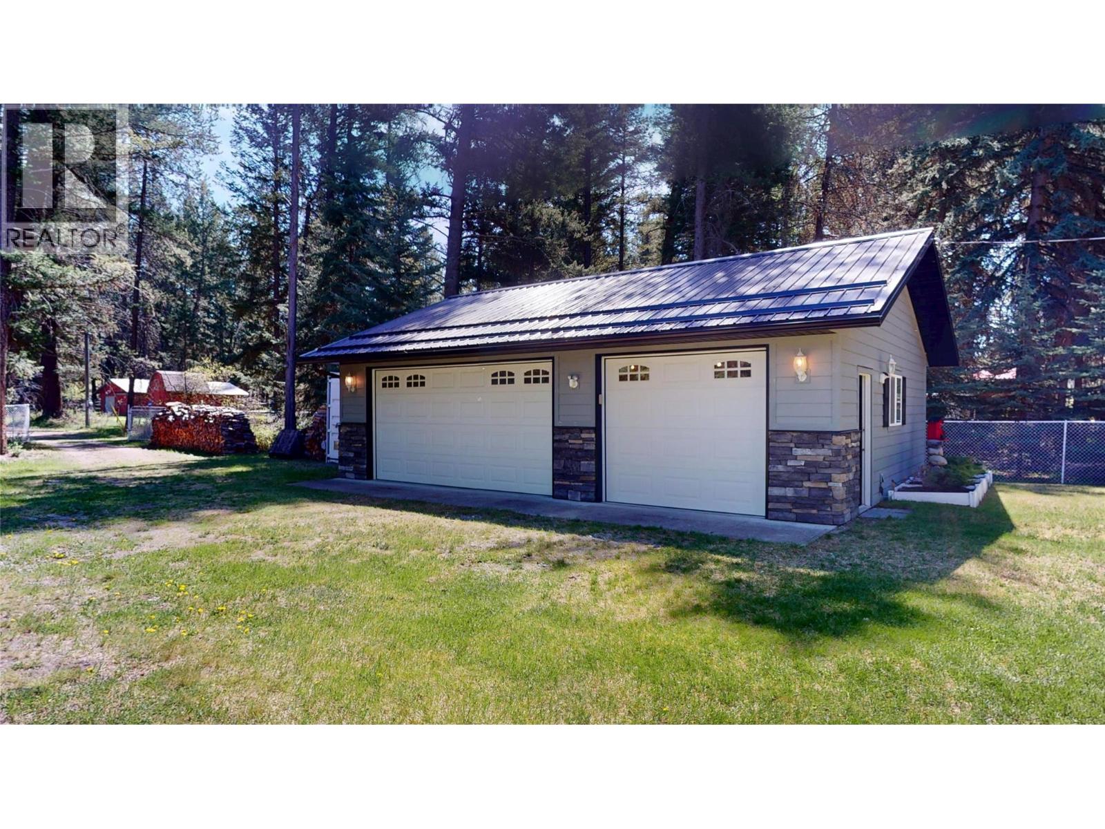 2401 Garbutts Lake Road, Fort Steele, British Columbia  V0B 2J0 - Photo 15 - 10346679