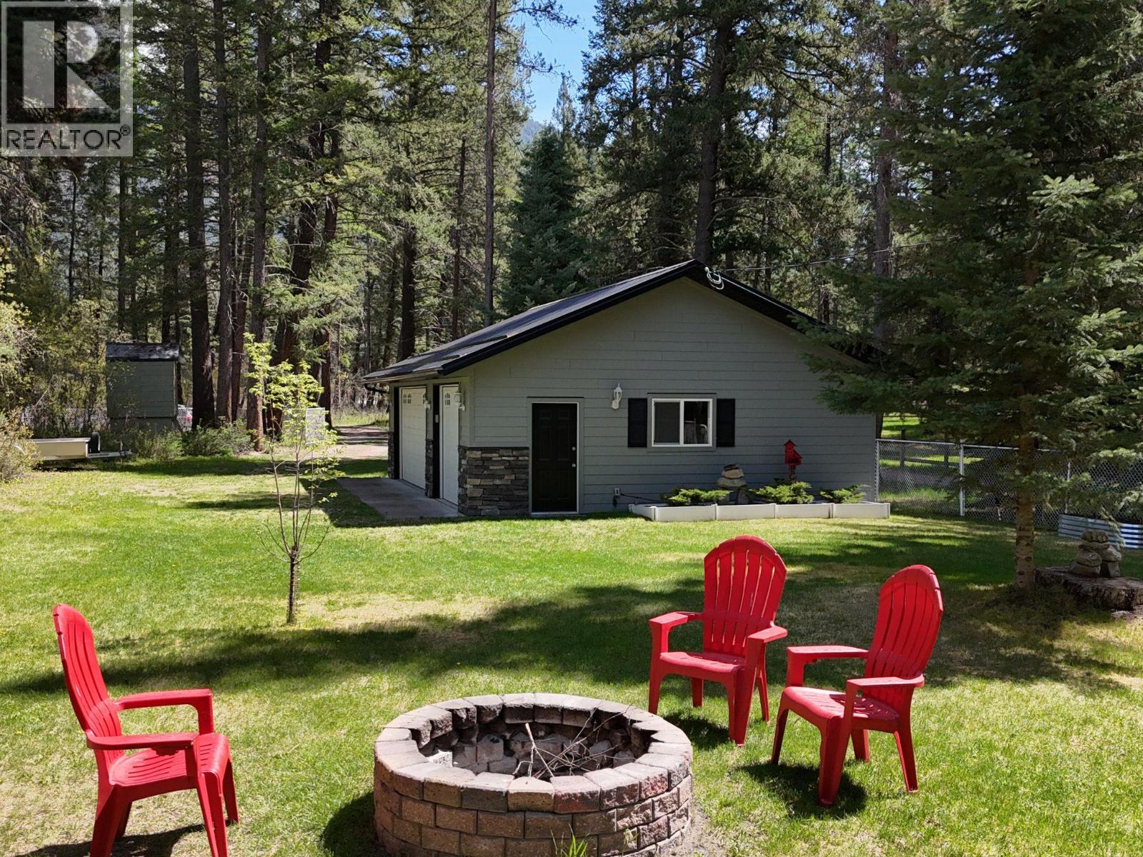 2401 Garbutts Lake Road, Fort Steele, British Columbia  V0B 2J0 - Photo 13 - 10346679