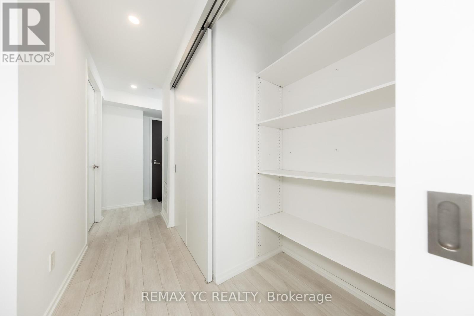 5104 - 197 Yonge Street, Toronto (Church-Yonge Corridor), Ontario  M5B 1M4 - Photo 14 - C12388956